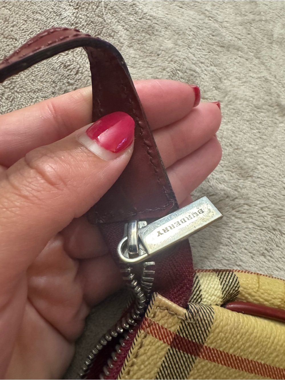Authentic Vintage BURBERRY
Haymarket Check Pochette - Picture 6 of 9